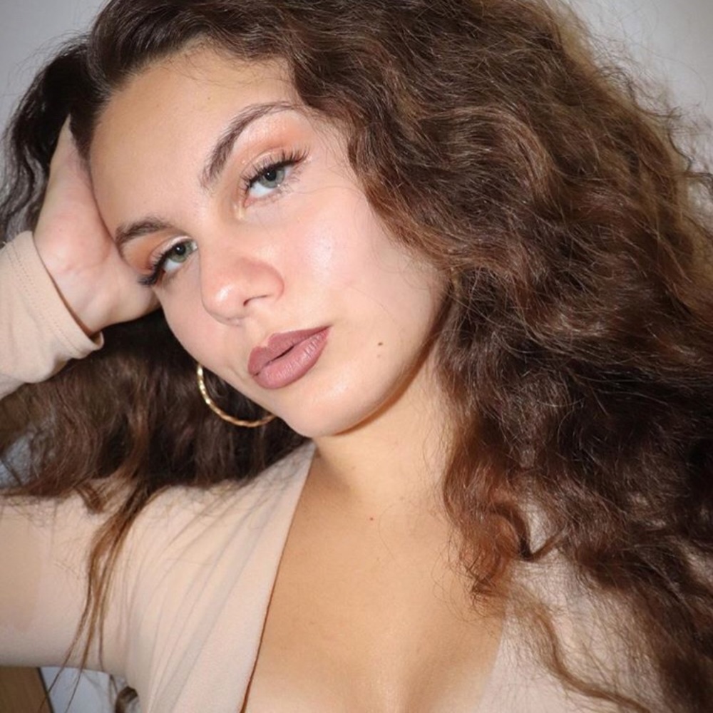 Meet your Posher, Gabi